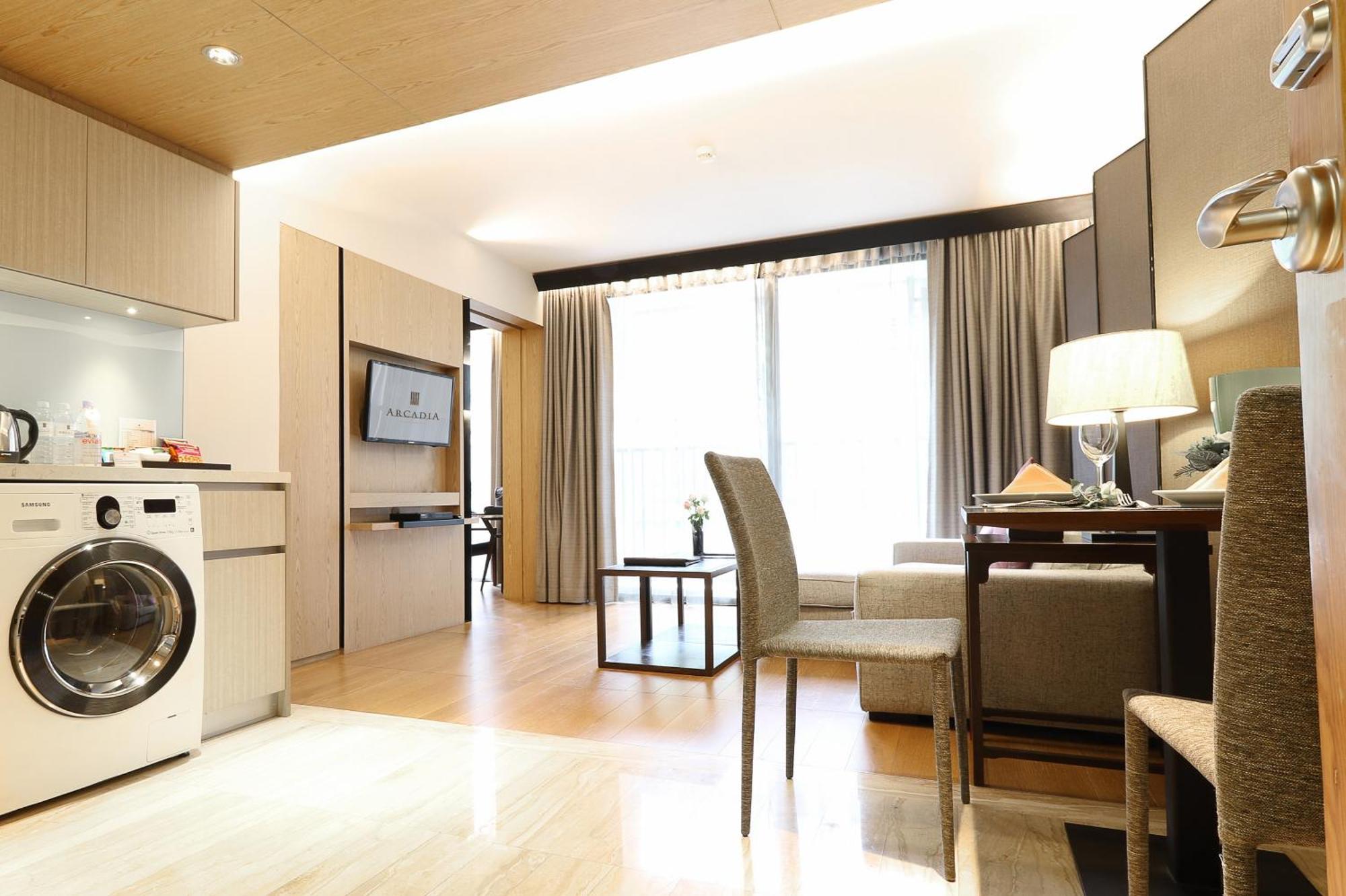 Arcadia Suites Bangkok Habitación foto